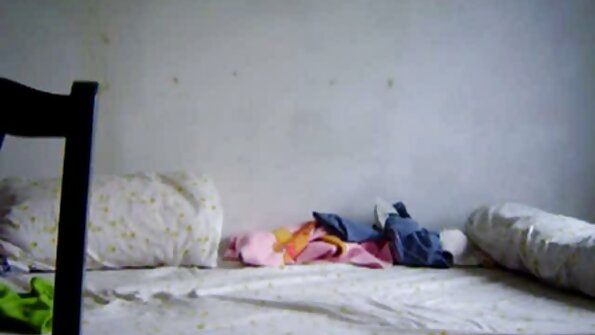 Adorabil soția care se porno cu vedete romance dezbracă pozand goala