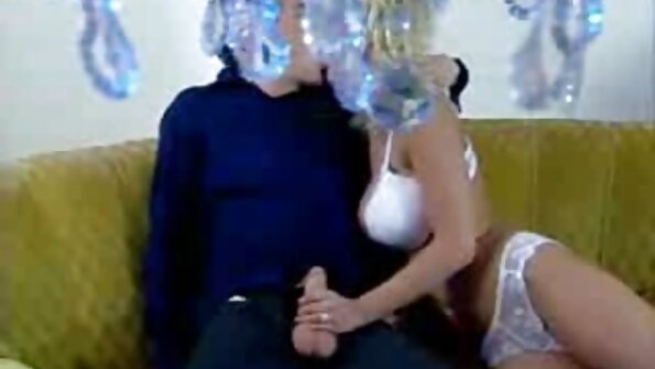 Slut wife păros păsărică vedete romance in pizda goala și fundul folosind vibratorul pentru ei păros păsărică