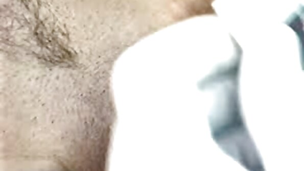 Daneză Louise sex oral în pat în timp ce filme porno cu vedete romance ea este goală